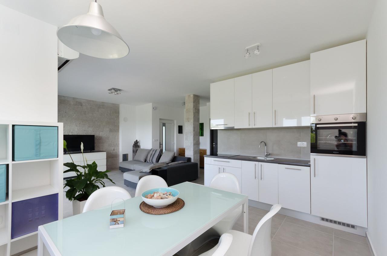 Apartments Residence Romance Pinezići Eksteriør billede